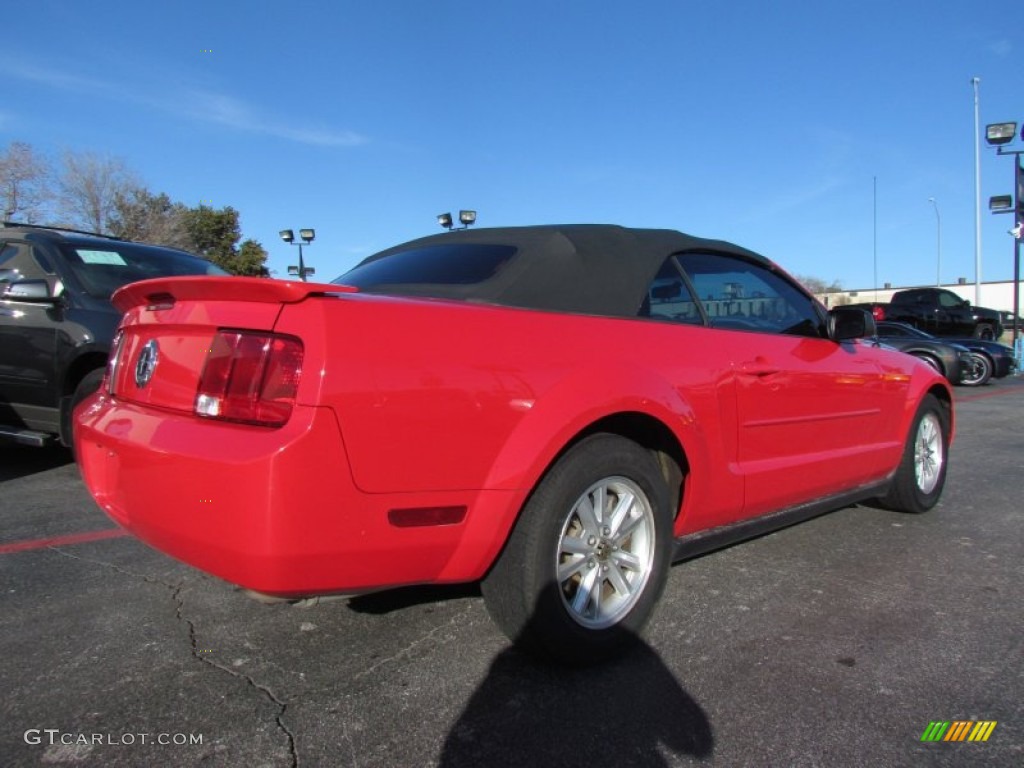 2007 Mustang V6 Deluxe Convertible - Torch Red / Dark Charcoal photo #7