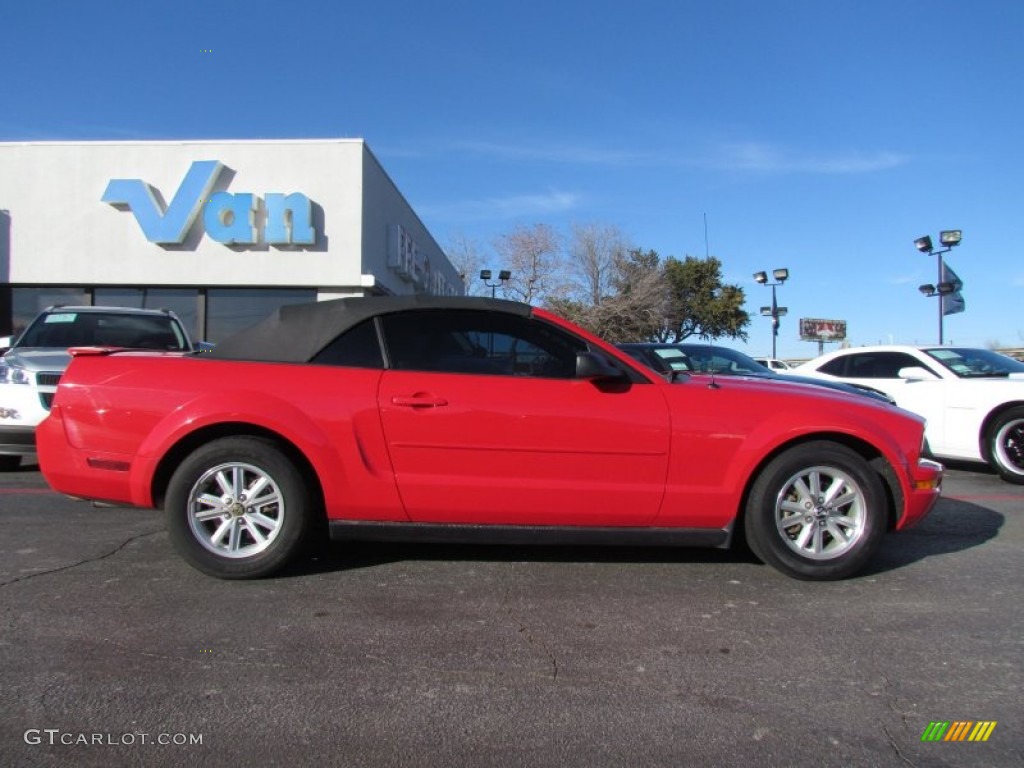 2007 Mustang V6 Deluxe Convertible - Torch Red / Dark Charcoal photo #8