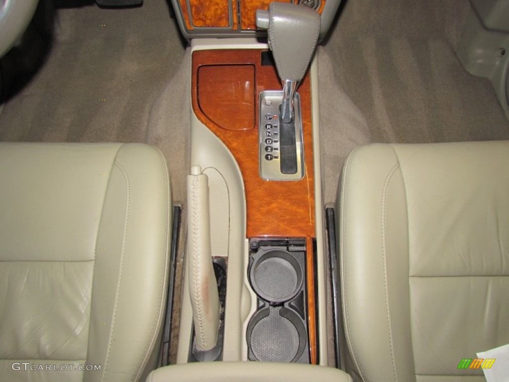 2001 QX4  - Burgundy Metallic / Stone Beige photo #17