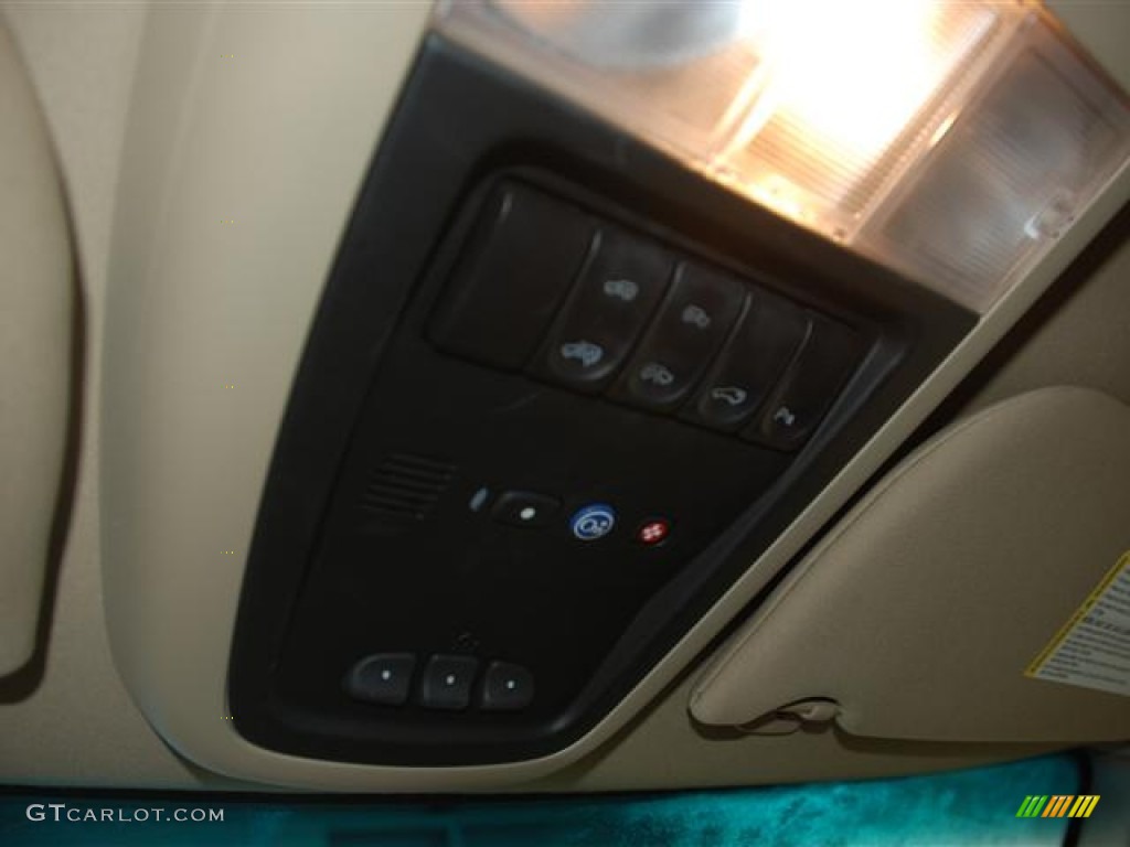 2005 Terraza CXL - Cashmere Metallic / Cashmere photo #19