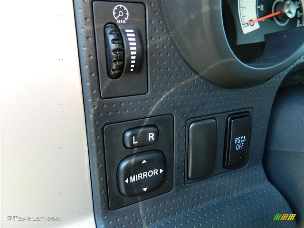 2010 Toyota FJ Cruiser Standard FJ Cruiser Model Controls Photo #59670937