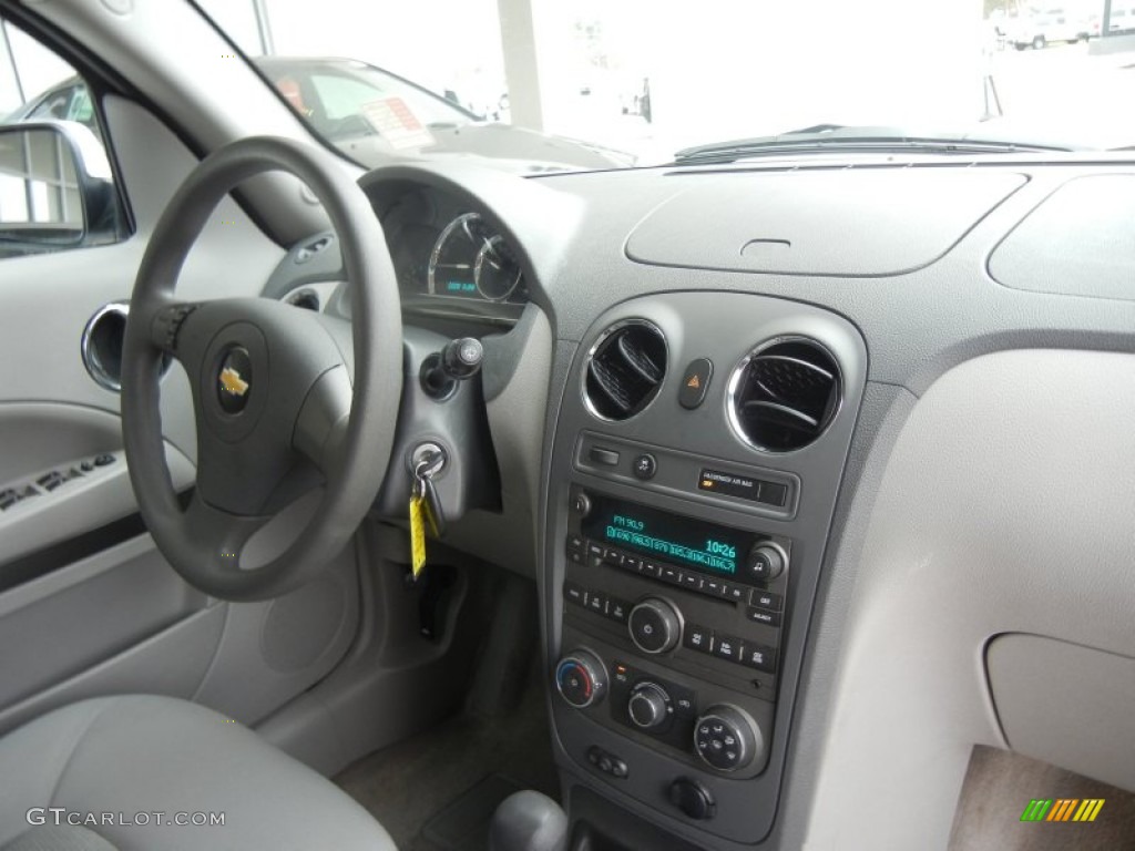 2011 HHR LT - Arctic Ice White / Gray photo #6