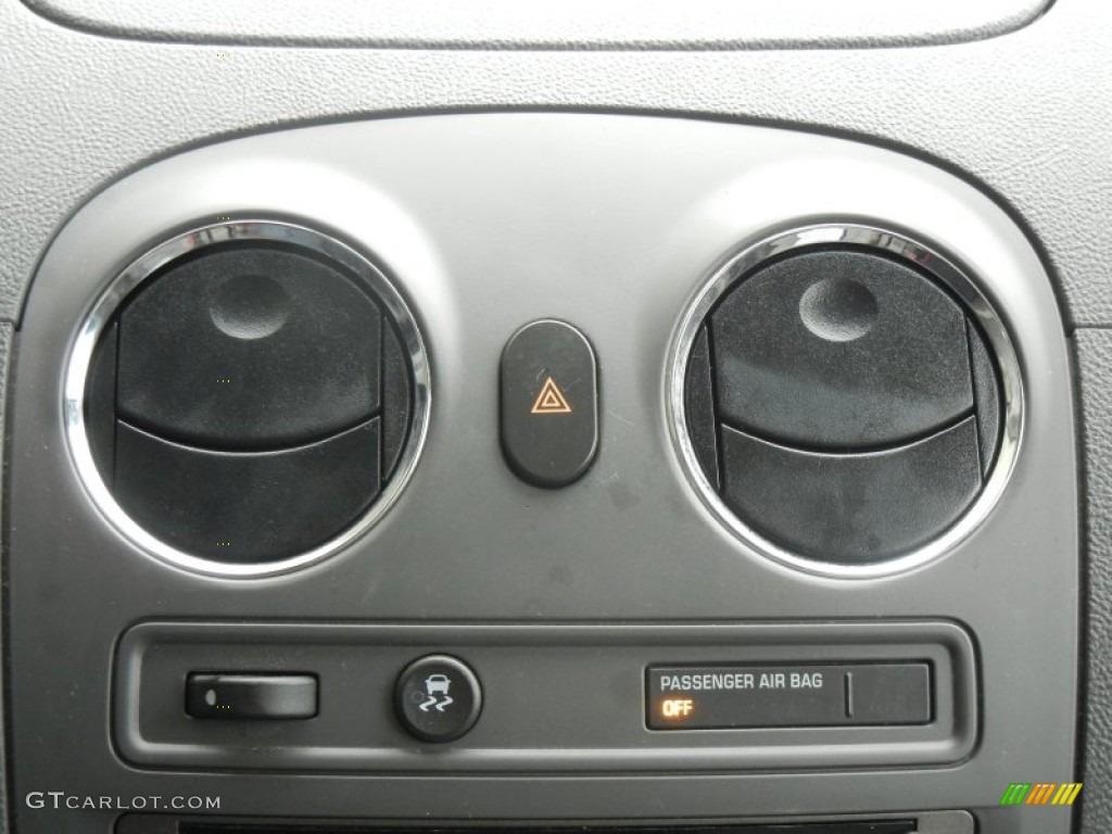 2011 HHR LT - Arctic Ice White / Gray photo #18