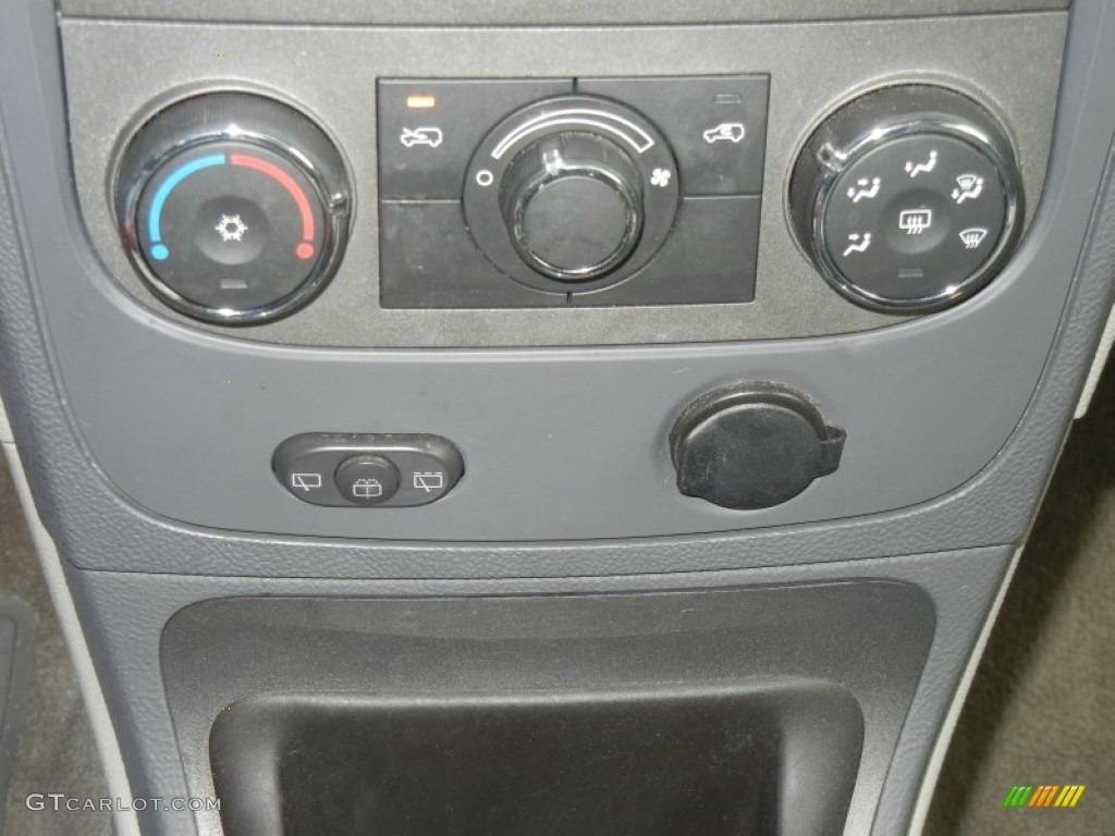 2011 HHR LT - Arctic Ice White / Gray photo #20