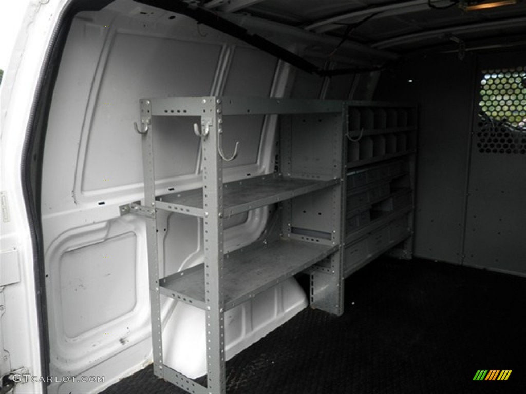 2001 Safari Cargo Van - Ivory White / Pewter photo #9