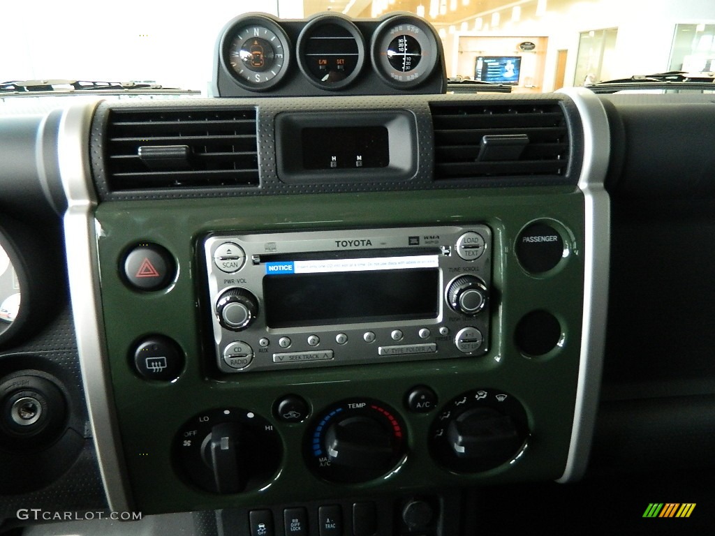 2012 Toyota FJ Cruiser 4WD Audio System Photo #59676597