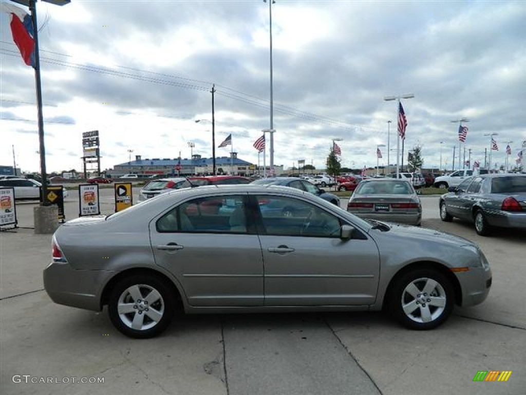 2008 Fusion SE V6 - Vapor Silver Metallic / Medium Light Stone photo #4