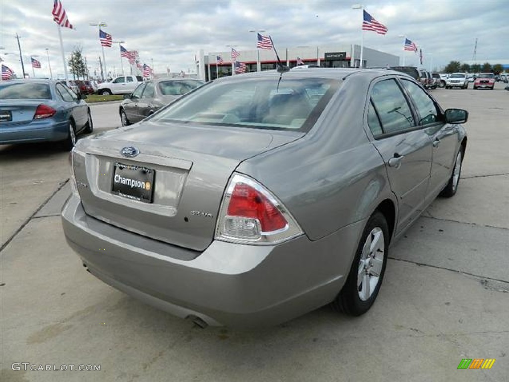 2008 Fusion SE V6 - Vapor Silver Metallic / Medium Light Stone photo #5