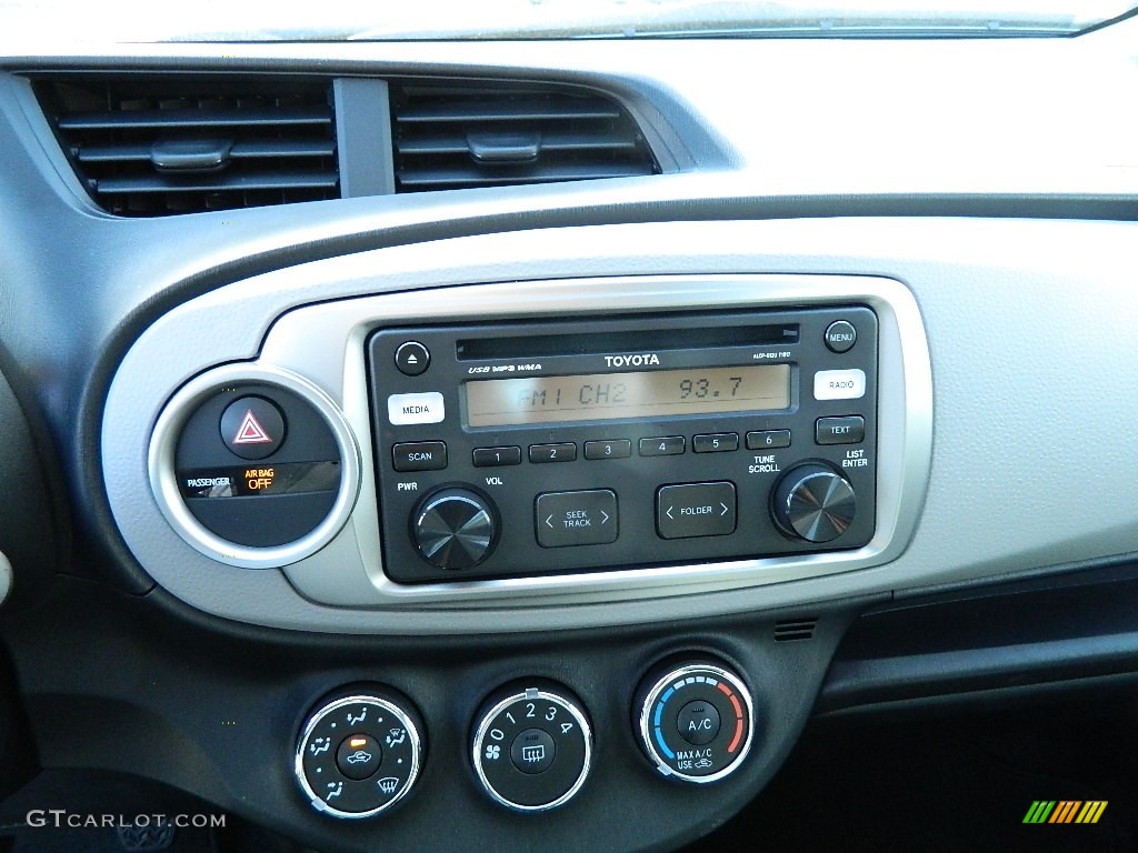 2012 Toyota Yaris L 3 Door Controls Photo #59677090