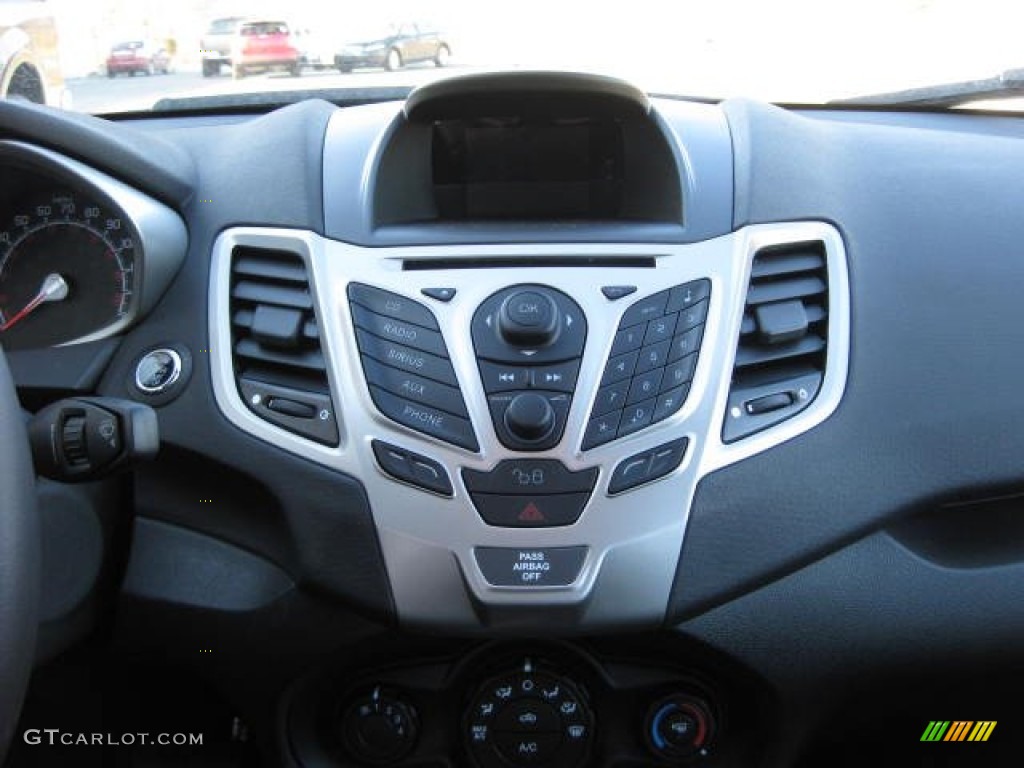 2012 Ford Fiesta SEL Sedan Controls Photo #59679564
