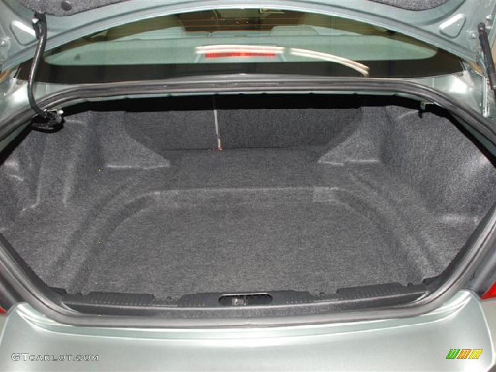 2006 Ford Five Hundred SEL Trunk Photos