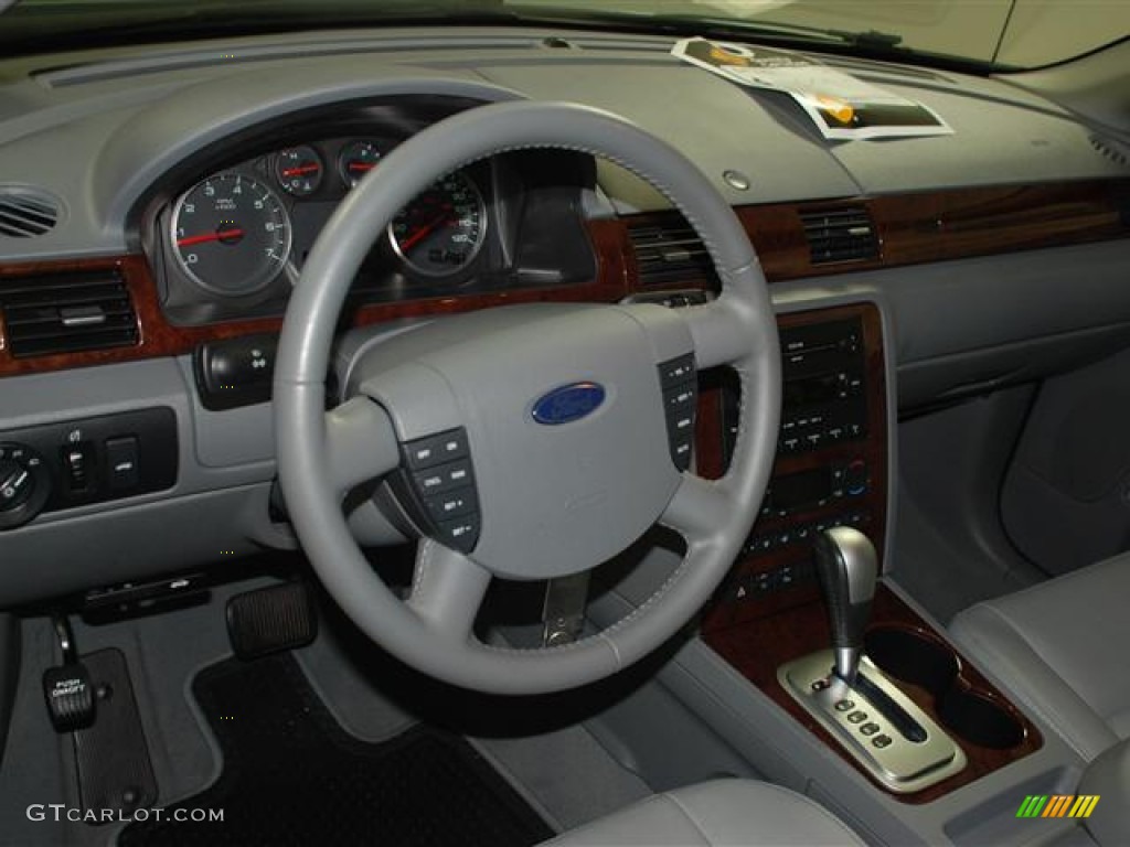 2006 Ford Five Hundred SEL Dashboard Photos