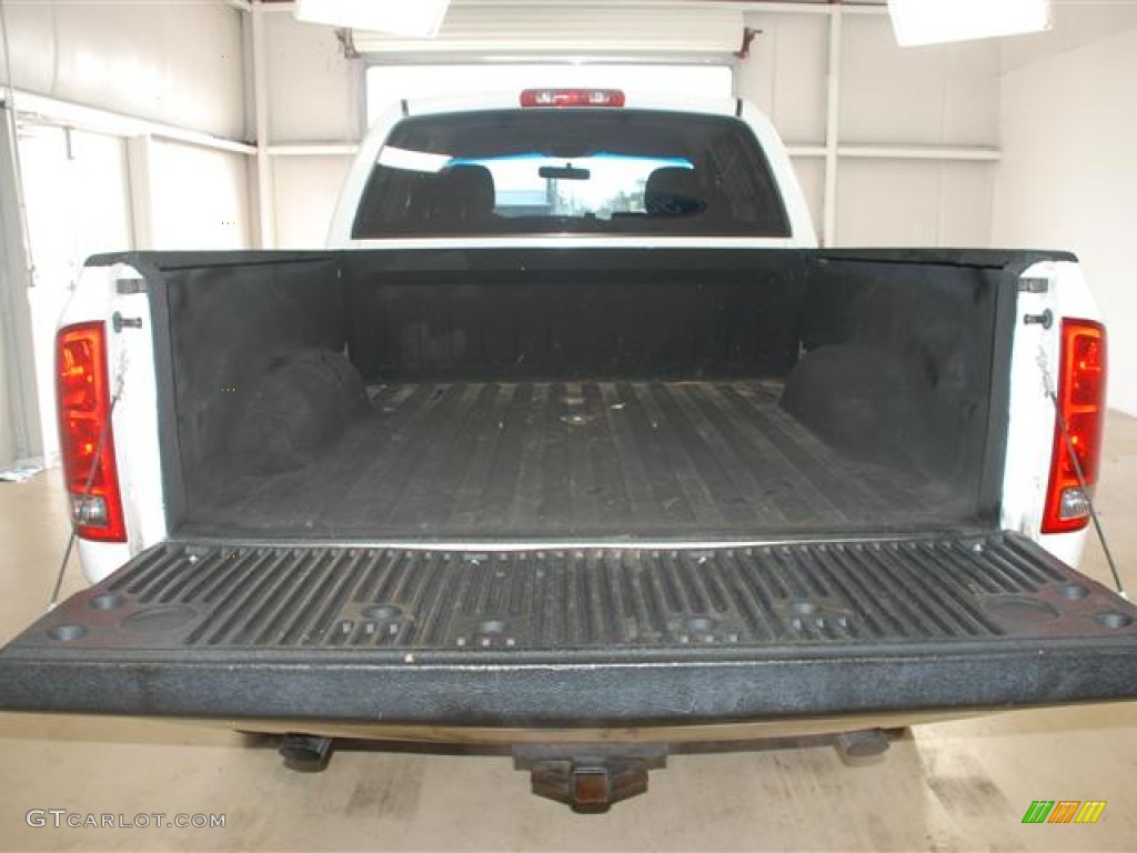 2005 Ram 1500 SLT Quad Cab 4x4 - Bright White / Dark Slate Gray photo #8