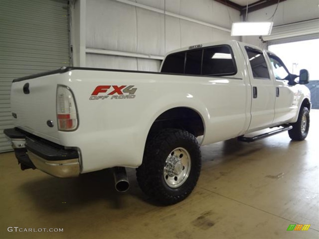 2004 F250 Super Duty XLT Crew Cab 4x4 - Oxford White / Medium Parchment photo #3