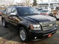 Black - Avalanche LTZ 4x4 Photo No. 2