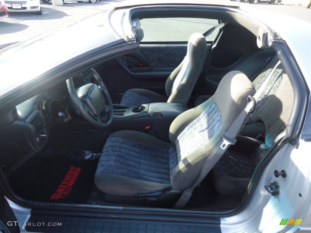 Medium Gray Interior 2002 Chevrolet Camaro Coupe Photo #59691497