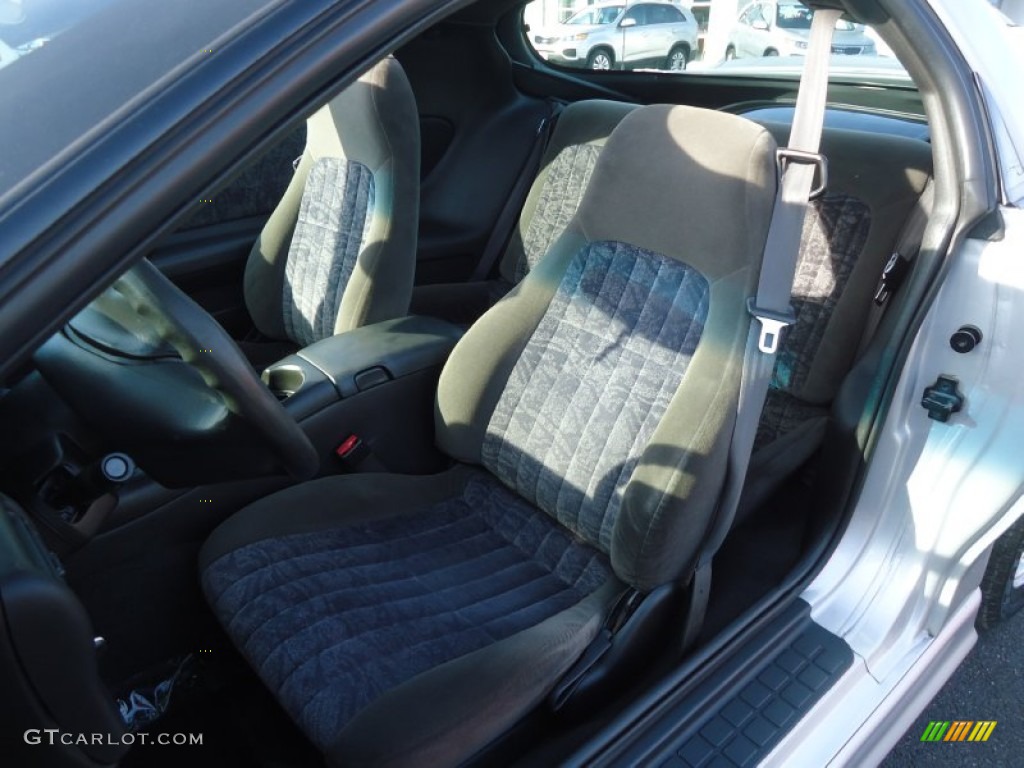 Medium Gray Interior 2002 Chevrolet Camaro Coupe Photo #59691506