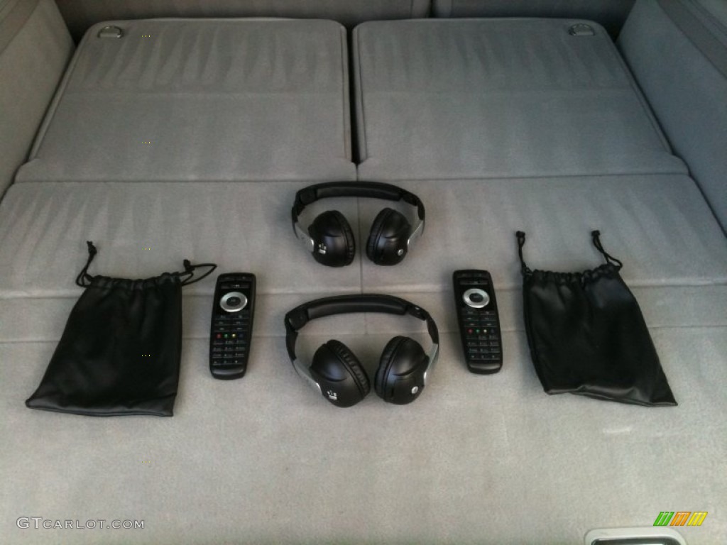 2010 Mercedes-Benz GL 350 BlueTEC 4Matic Audio System Photo #59692322