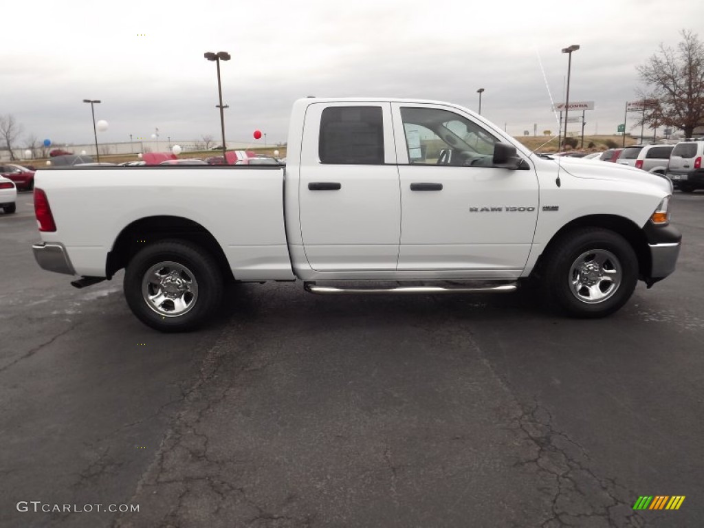 2012 Ram 1500 ST Quad Cab 4x4 - Bright White / Dark Slate Gray/Medium Graystone photo #4