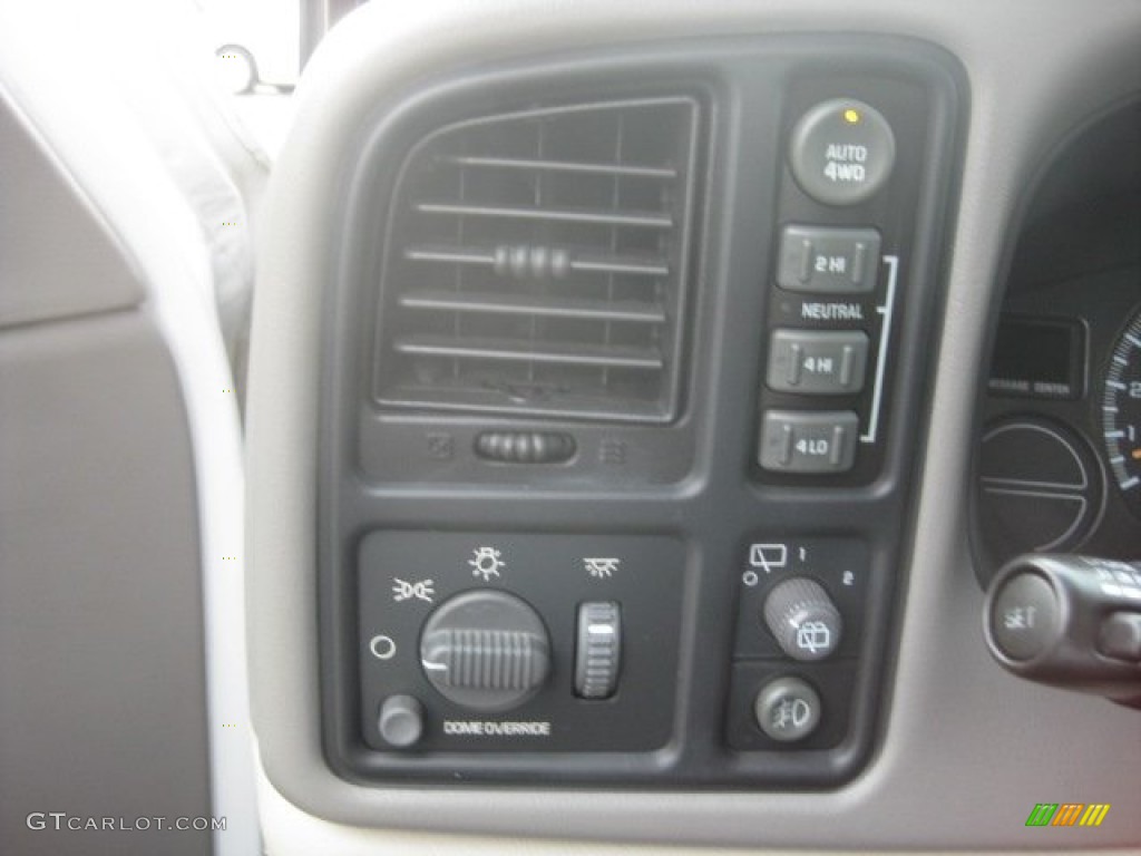 2002 GMC Yukon XL SLT 4x4 Controls Photo #59698550