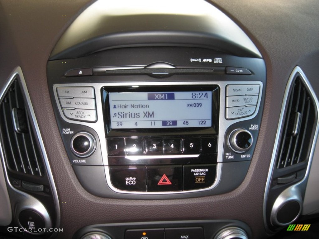 2012 Hyundai Tucson GL Controls Photo #59701992