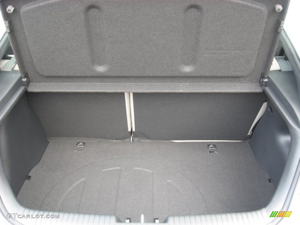 2012 Hyundai Veloster Standard Veloster Model Trunk Photo #59702397