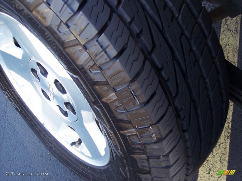 2004 Silverado 1500 LS Crew Cab 4x4 - Summit White / Dark Charcoal photo #57