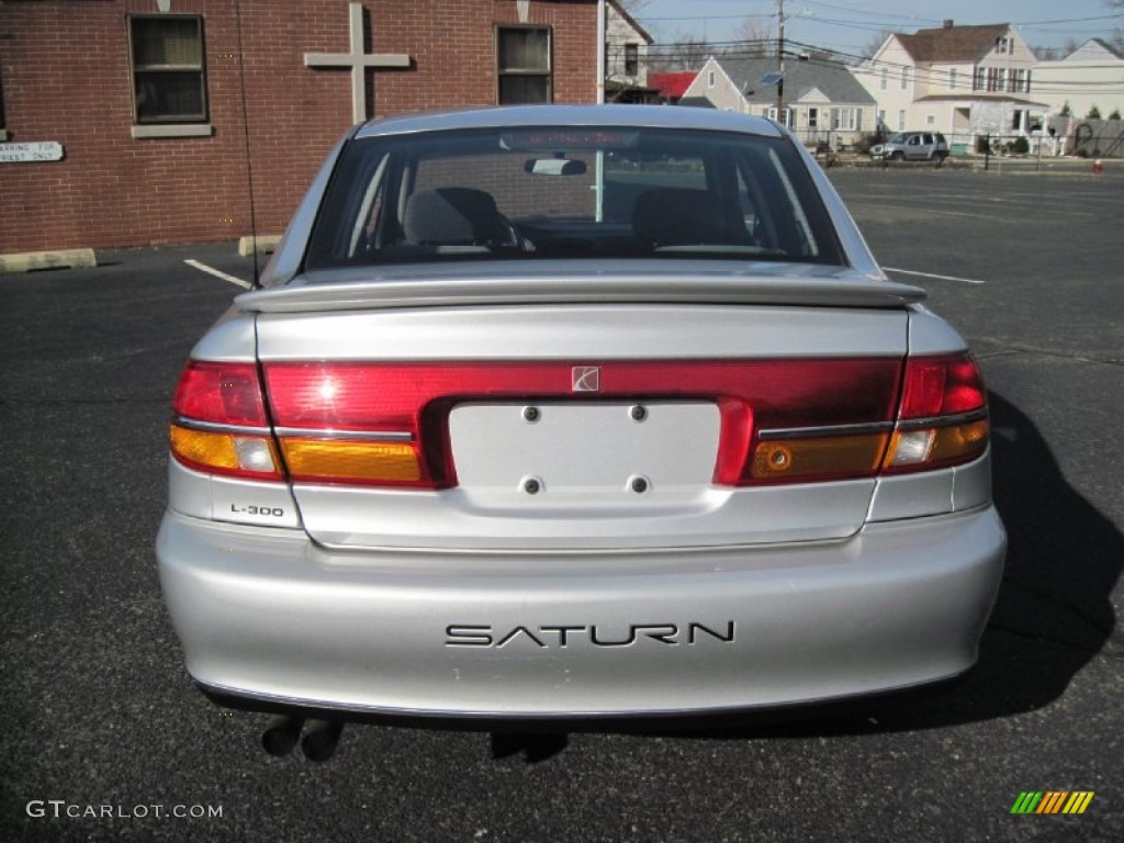 2002 L Series L300 Sedan - Bright Silver / Gray photo #6