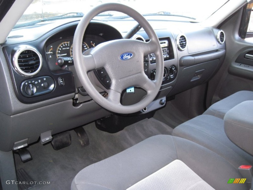 2003 Ford Expedition XLT 4x4 Dashboard Photos