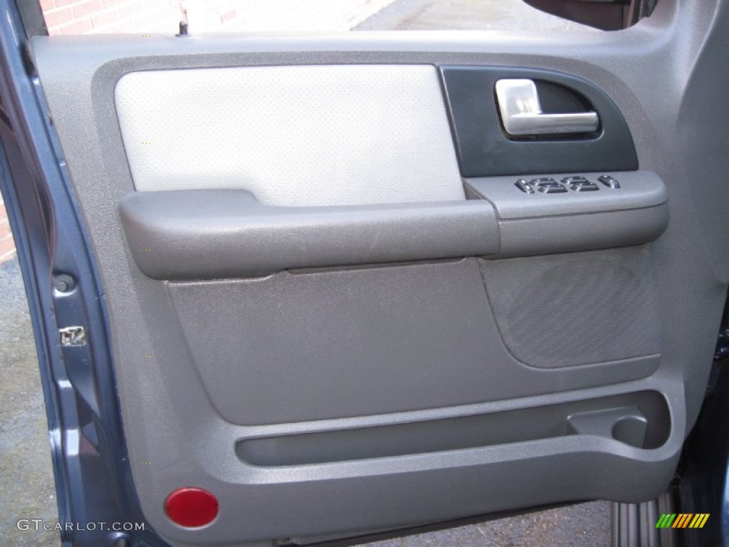 2003 Expedition XLT 4x4 - Medium Wedgewood Blue Metallic / Flint Grey photo #27