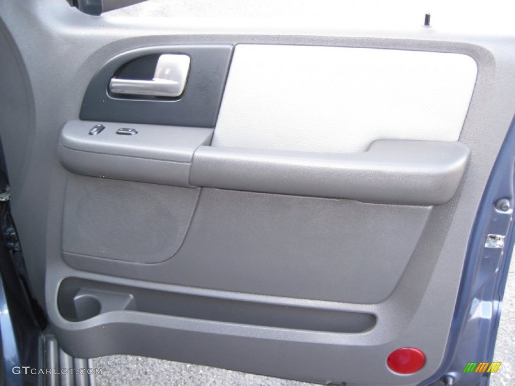 2003 Expedition XLT 4x4 - Medium Wedgewood Blue Metallic / Flint Grey photo #28