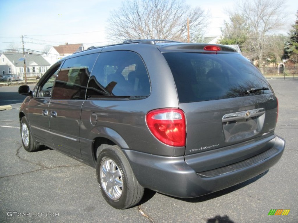 Graphite Gray Pearl 2004 Chrysler Town & Country Touring Platinum Series Exterior Photo #59705394