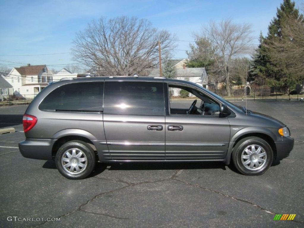 Graphite Gray Pearl 2004 Chrysler Town & Country Touring Platinum Series Exterior Photo #59705433
