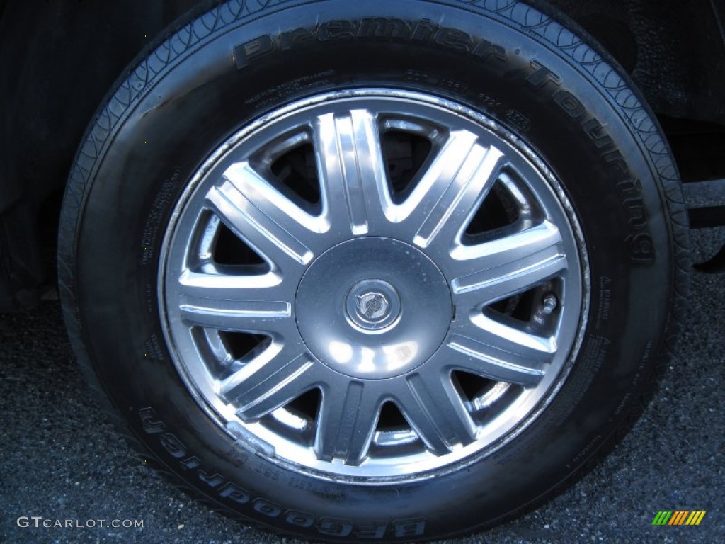 2004 Chrysler Town & Country Touring Platinum Series Wheel Photos