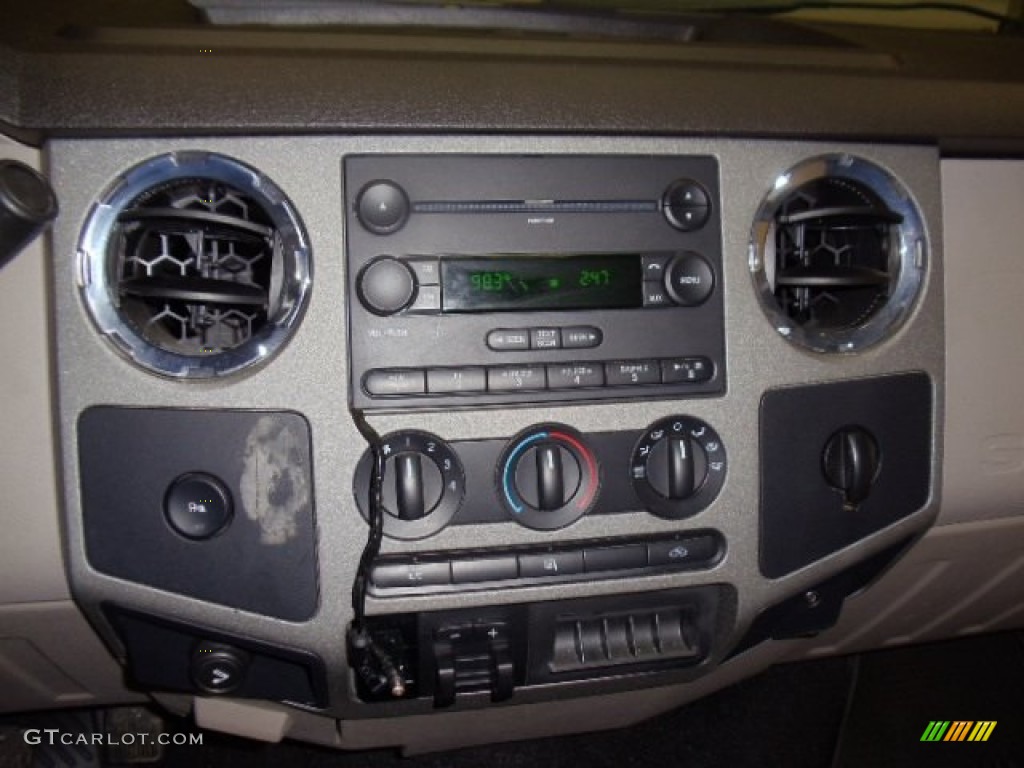 2008 Ford F250 Super Duty XLT Crew Cab 4x4 Controls Photo #59707428