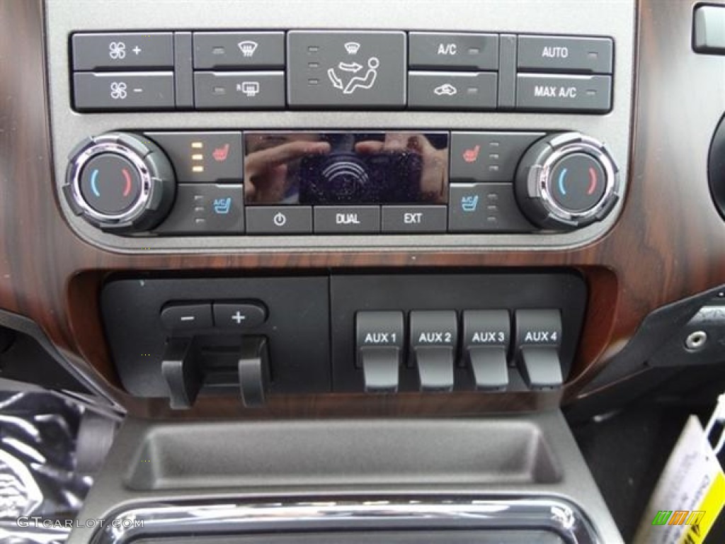 2012 Ford F250 Super Duty Lariat Crew Cab 4x4 Controls Photo #59710050