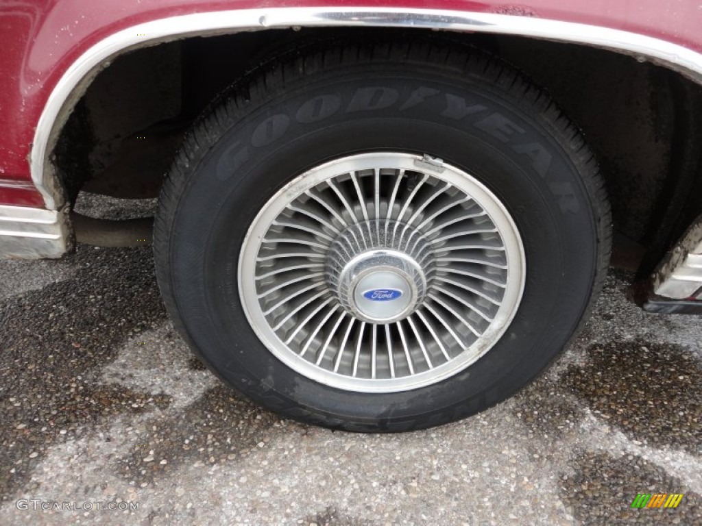 1990 Ford LTD Crown Victoria LX Wheel Photos