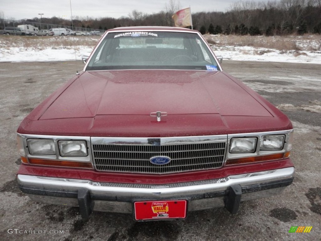 1990 LTD Crown Victoria LX - Wild Strawberry Metallic / Grey photo #12