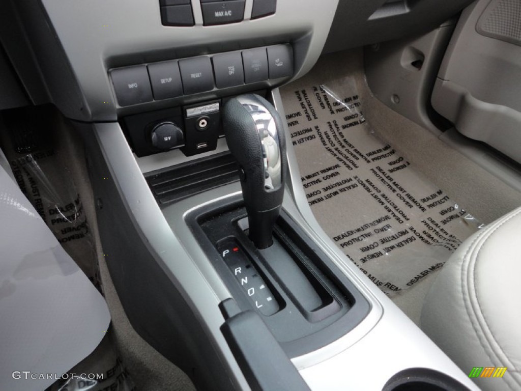 2008 Ford Focus SES Coupe Transmission Photos