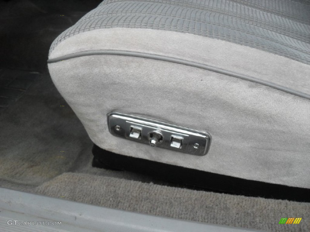 1990 Buick LeSabre Custom Sedan Controls Photos
