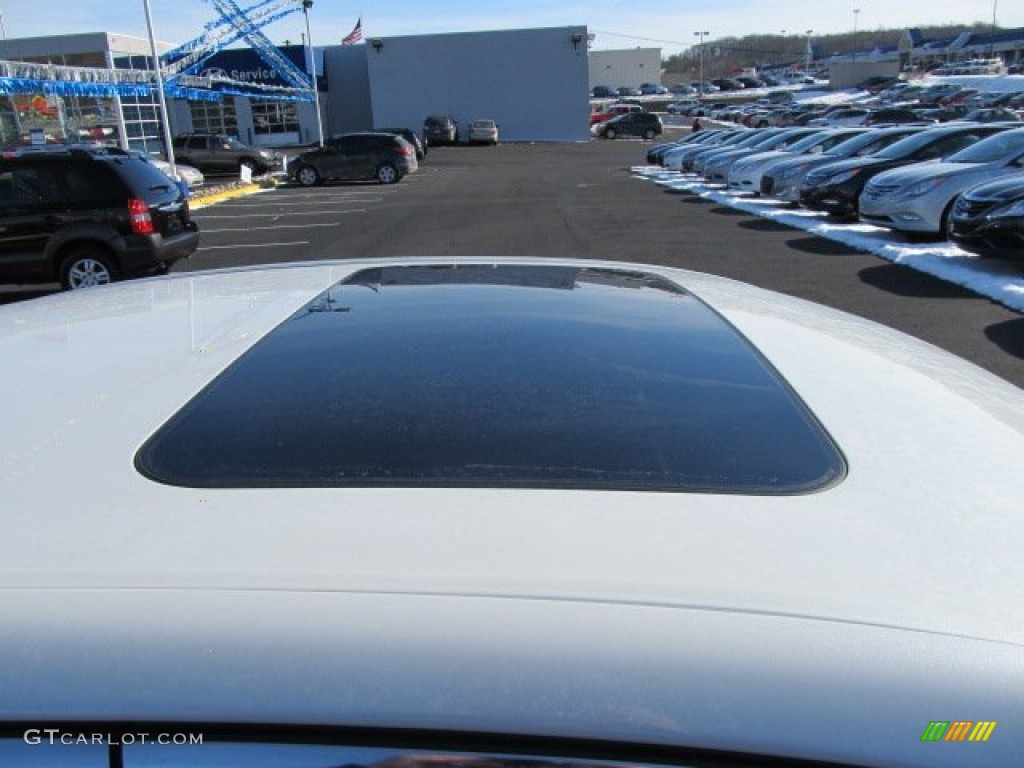 2011 Genesis 4.6 Sedan - White Satin Pearl / Cashmere photo #4