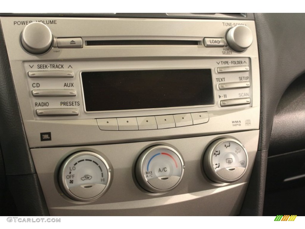 2010 Toyota Camry SE Controls Photo #59727306