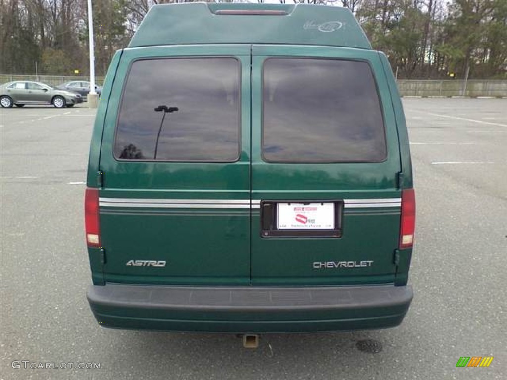 2000 Astro AWD Passenger Conversion Van - Dark Forest Green Metallic / Medium Gray photo #4