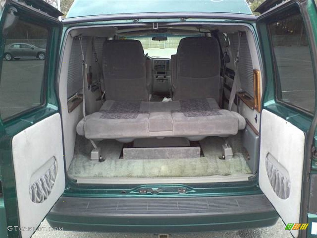 2000 Astro AWD Passenger Conversion Van - Dark Forest Green Metallic / Medium Gray photo #15