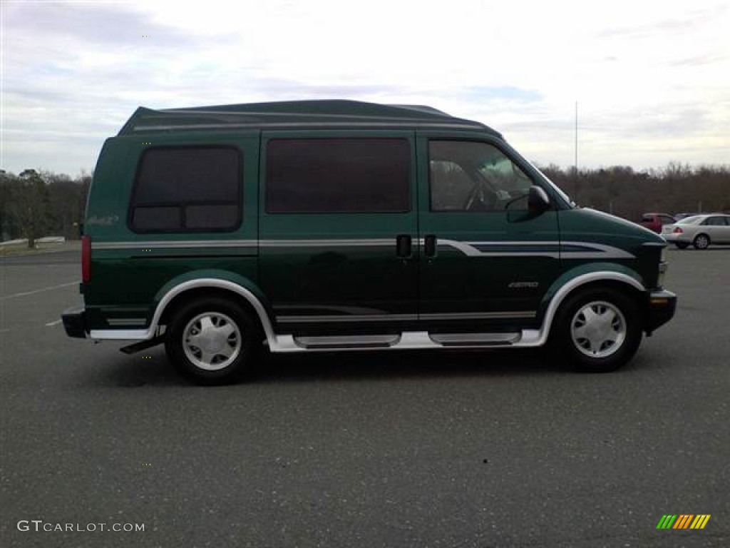 2000 Astro AWD Passenger Conversion Van - Dark Forest Green Metallic / Medium Gray photo #17