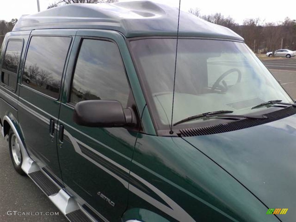 2000 Astro AWD Passenger Conversion Van - Dark Forest Green Metallic / Medium Gray photo #20