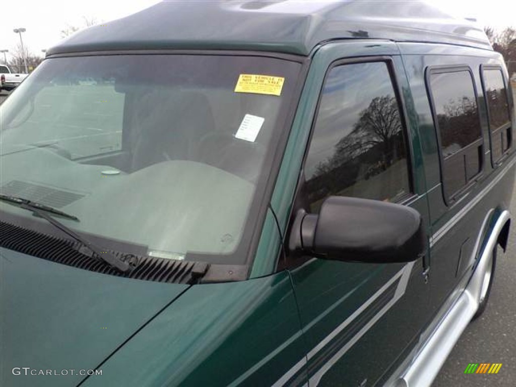 2000 Astro AWD Passenger Conversion Van - Dark Forest Green Metallic / Medium Gray photo #21