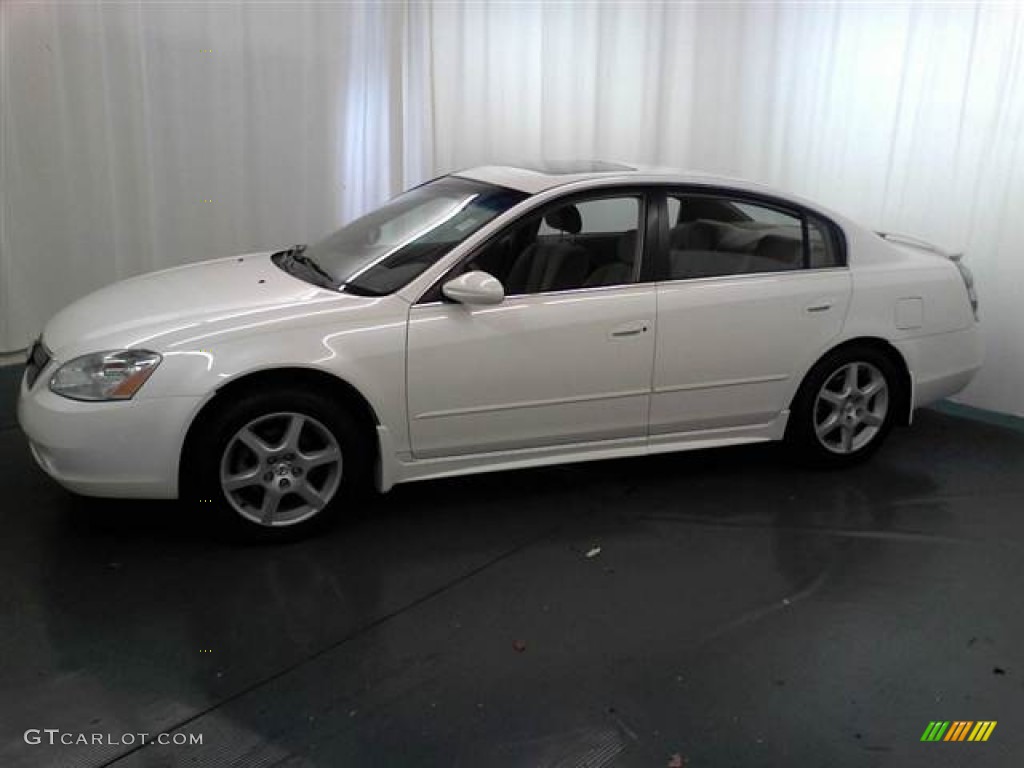 2004 Altima 3.5 SE - Satin White / Blond photo #18