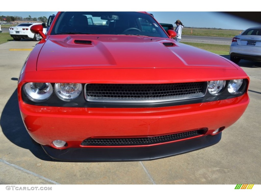 2011 Challenger R/T Classic - Redline 3-Coat Pearl / Dark Slate Gray photo #9