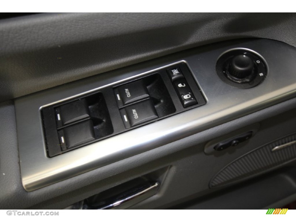 2007 Jeep Grand Cherokee SRT8 4x4 Controls Photo #59736852